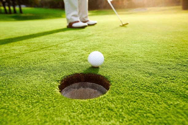 Green golf landscape for KESTELOR contacts